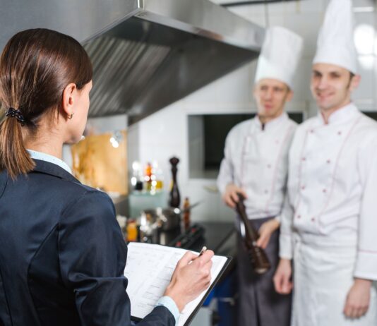 Mondo Hotellerie – Secondo l’Osservatorio Entegra, in Europa, nel prossimo trimestre si prevedono aumenti superiori al 5% per il pollame e il latte, oltre il 25% per il salmone, mentre l’alluminio crescerà almeno del 15%