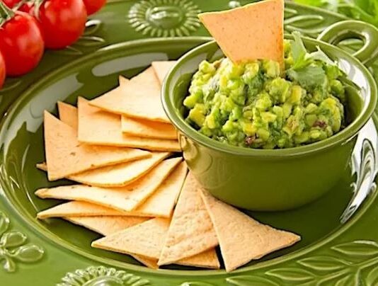 Guacamole fresco con chips di mais
