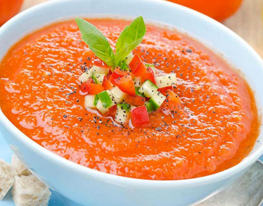 Gazpacho, una zuppa fredda di verdure originaria della Spagna
