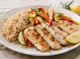 Pollo al Limone con Verdure e Riso Integrale