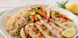 Pollo al Limone con Verdure e Riso Integrale