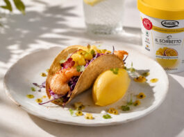 Il sorbetto incontra i sapori del Messico: il taco di gamberi croccanti al mango & passion è la ricetta tropicale dell’estate 2026