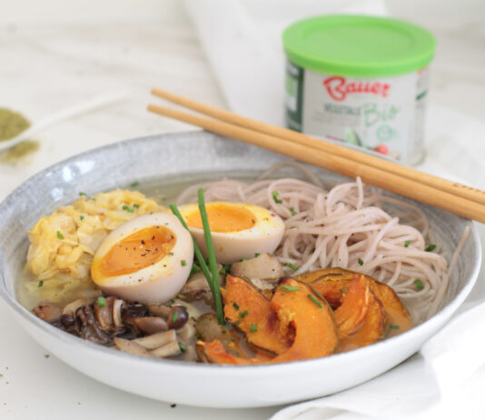 Ramen all’italiana con Granulare Vegetale Bio Bauer